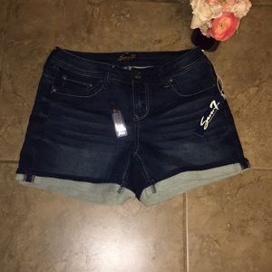 NWT! Seven7 Jean Shorts Size 8